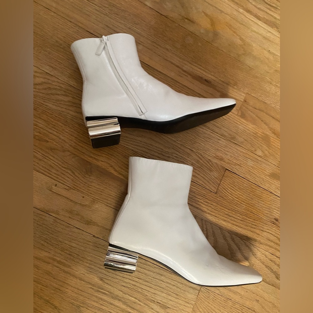 Authentic Balenciaga Typo BB White Leather Ankle Boots 38.5
